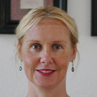 Dr. Eva Smidova